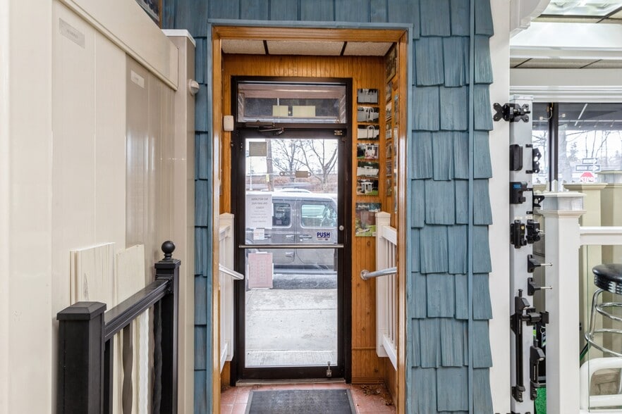 More Photos Of 138-27 247th St, Rosedale Showroom For Sale