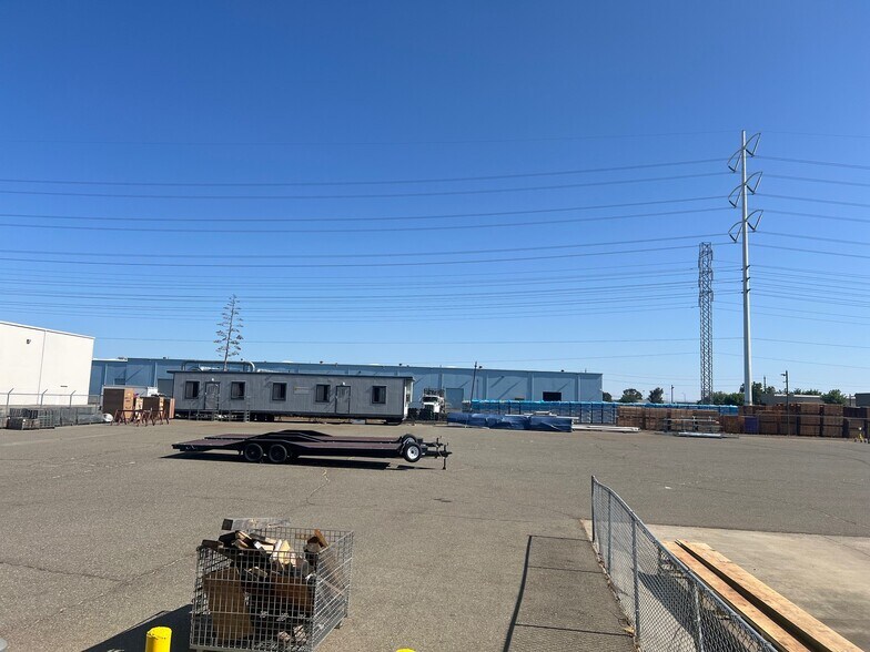 More Photos Of 8386 Rovana Cir, Sacramento Industrial For Sale