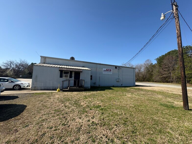 More Photos Of 3010 Lancaster Hwy, Richburg Service For Lease
