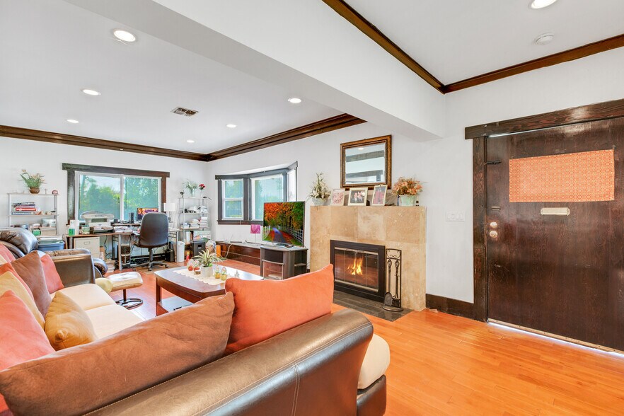 More Photos Of 1562 N Lake Ave, Pasadena Apartments For Sale