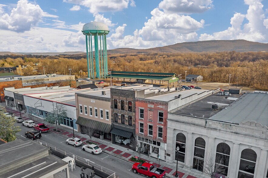 More Photos Of 207 E Main St, McMinnville General Retail For Sale