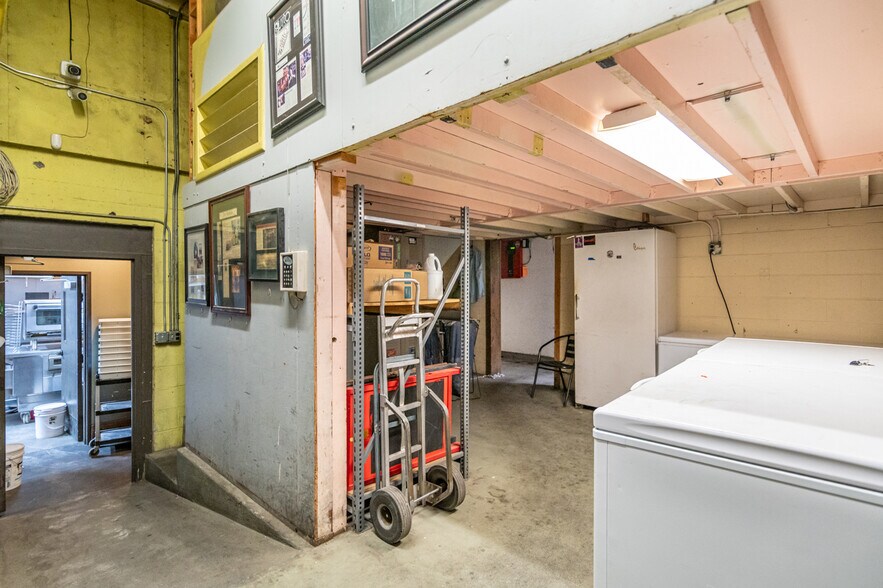 More Photos Of 20 NW Greenwood Ave, Bend Loft Creative Space For Sale