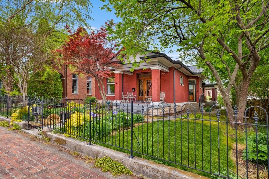 More Photos Of 1308 6th Ave N, Nashville Office Residential For Sale