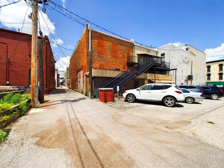 More Photos Of 309 S Ohio Ave, Sedalia Storefront Retail Office For Sale