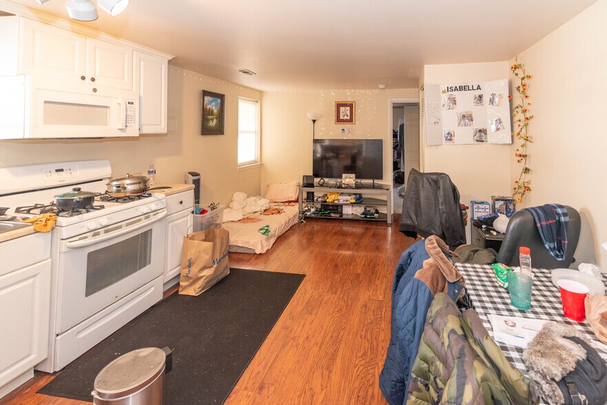 More Photos Of 401-405 S High St, Baltimore Storefront Retail Residential For Sale