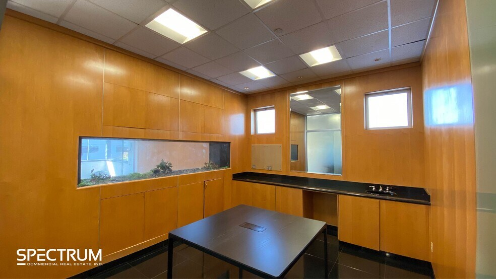 More Photos Of 21617-21621 Nordhoff St, Chatsworth Light Manufacturing For Lease