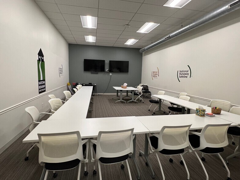 More Photos Of 3131-3143 N Lincoln Ave, Chicago Office For Lease