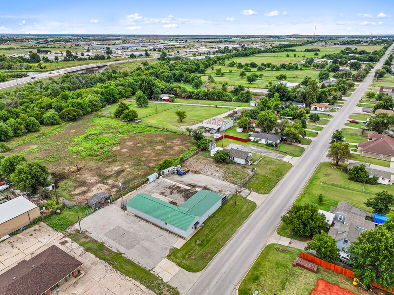 More Photos Of 1401 S Choctaw Ave, El Reno Flex For Lease