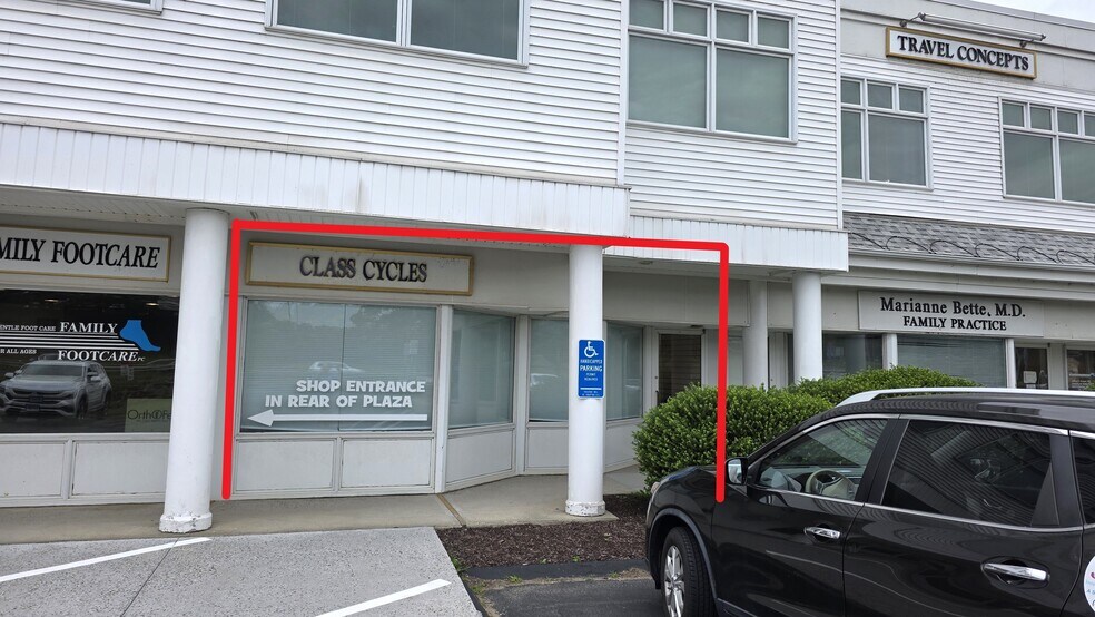 More Photos Of 77 Main St N, Southbury Storefront Retail Office For Sale