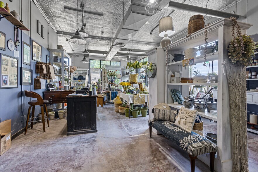 More Photos Of 108-110 E Main St, Cambridge Storefront For Sale