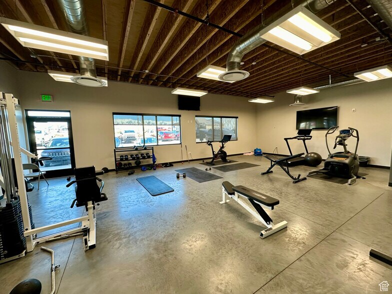 More Photos Of 848 S 2000 W, Syracuse Unknown For Lease