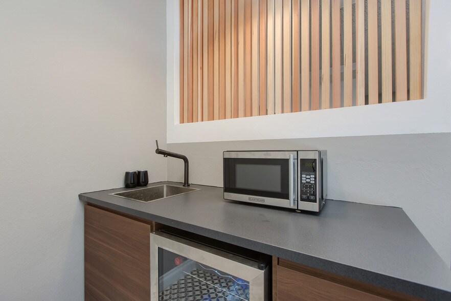 More Photos Of 2535 Kettner Blvd, San Diego Office Residential For Sale