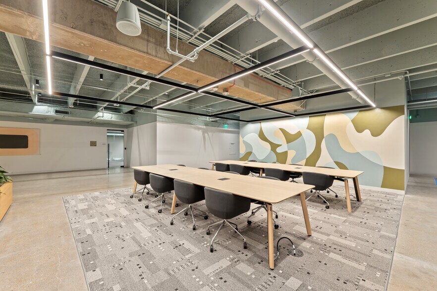 More Photos Of 8350 N Central Expy, Dallas Unknown For Lease