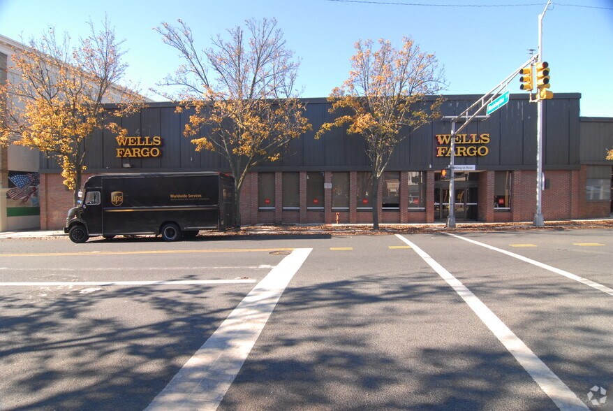 More Photos Of 40 Main St, Toms River Office For Lease