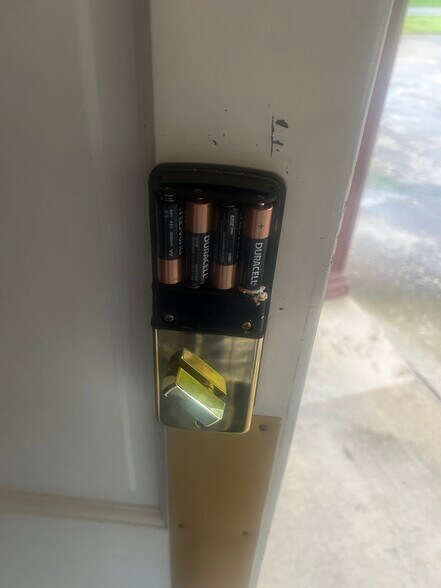 More Photos Of 700 N 15th St, Ozark Office For Sale