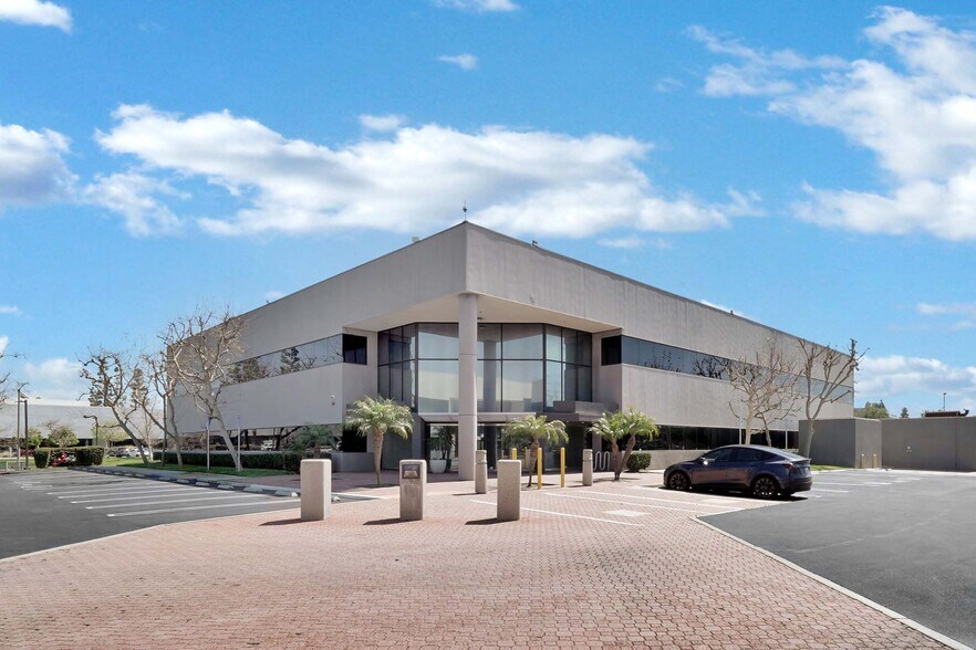 More Photos Of 1600 Sunflower Ave, Costa Mesa Office For Lease