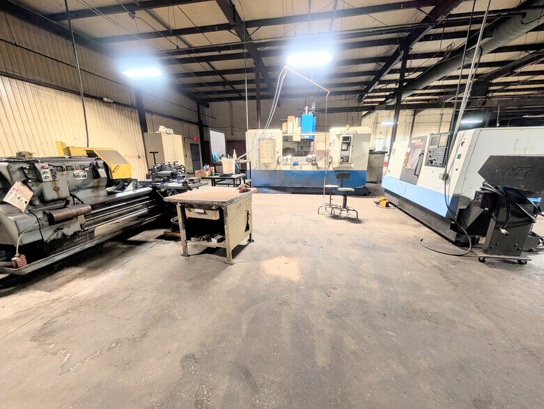 More Photos Of 1469 US Highway 59, Moran Manufacturing For Sale