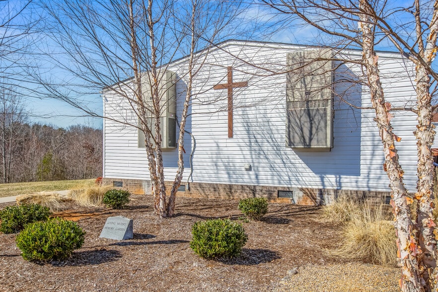 More Photos Of 1255 Mountainview Rd, King Religious Facility For Sale