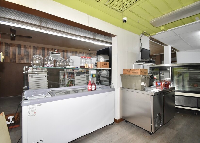 More Photos Of 193 Fairview Ave, Chicopee Restaurant For Sale