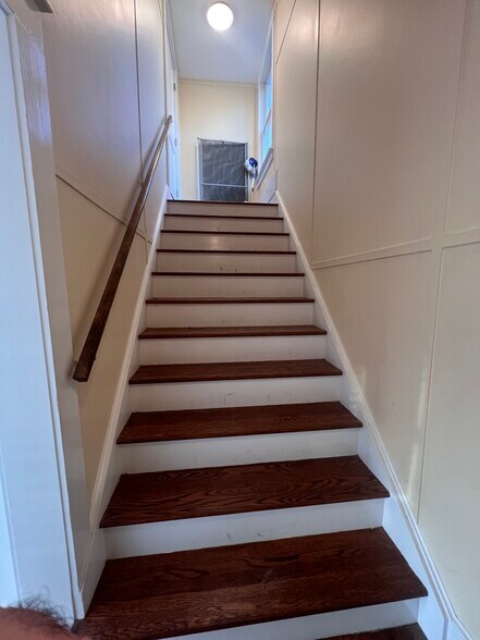 More Photos Of 735 Broad St, Shrewsbury Office Residential For Sale