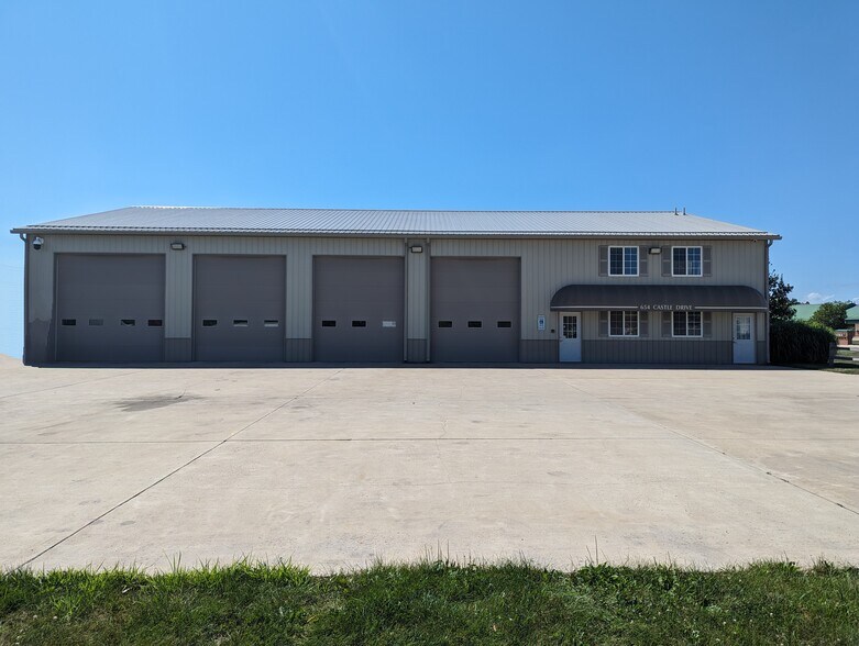 Primary Photo Of 654 Castle Dr, Charleston Distribution For Sale