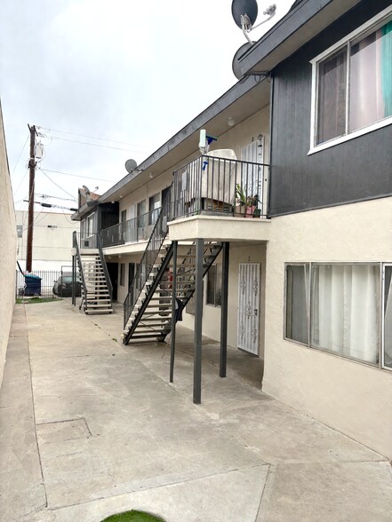 More Photos Of 3877 Menlo Ave, San Diego Apartments For Sale