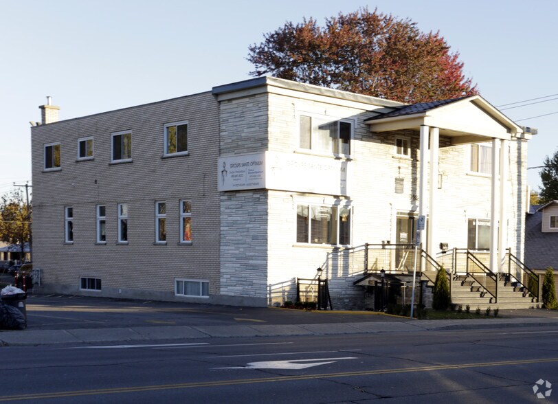Primary Photo Of 3843-3847 Boul Saint-Martin O, Laval Office Residential For Lease