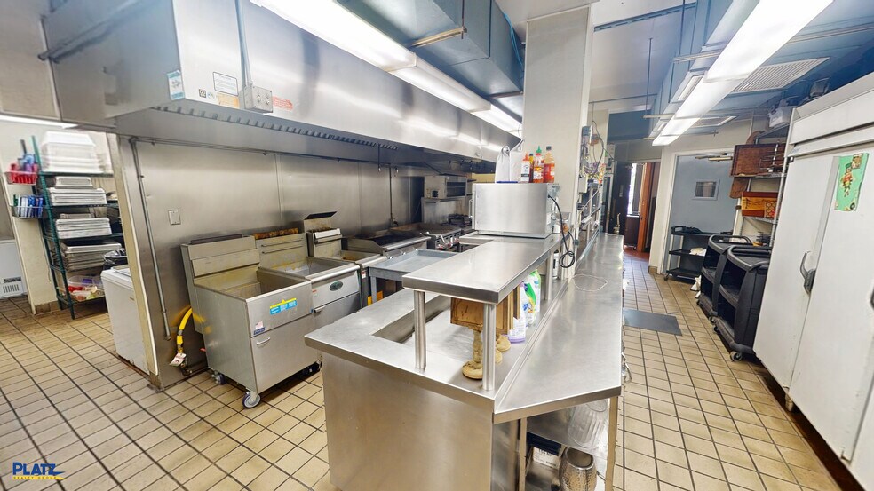 More Photos Of 530 Mahoning Ave, Youngstown Restaurant For Sale