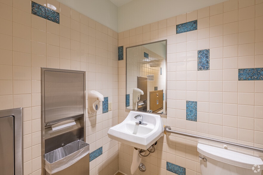 More Photos Of 11770 Bernardo Plaza Ct, San Diego Medical For Sale