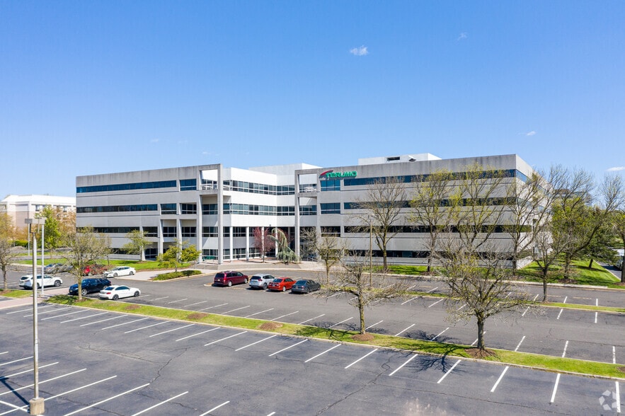 Primary Photo Of 265 Davidson Ave, Somerset Office For Lease