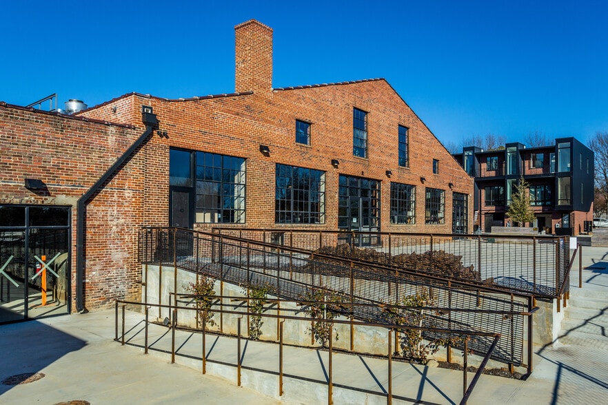 More Photos Of 500 E Davie St, Raleigh Restaurant For Lease