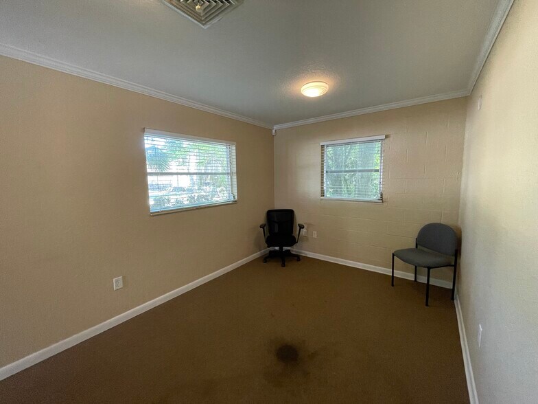 More Photos Of 909 W Magnolia St, Leesburg Medical For Lease