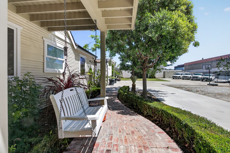 More Photos Of 17066 Palmdale Ln, Huntington Beach Contractor Storage Yard For Sale