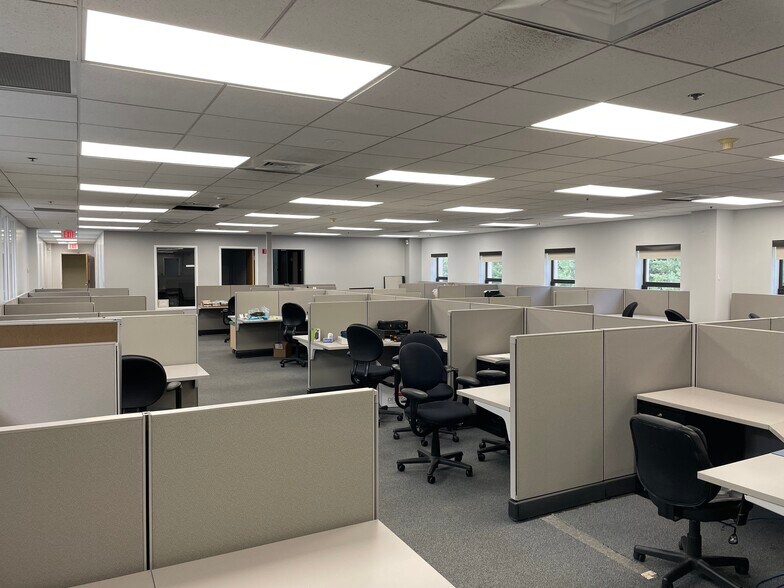 More Photos Of 23 Rainin Rd, Woburn Distribution For Lease