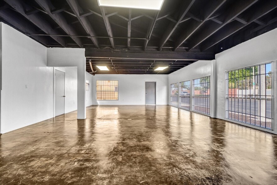 More Photos Of 520 W Pacific Coast Hwy, Long Beach Flex For Sale