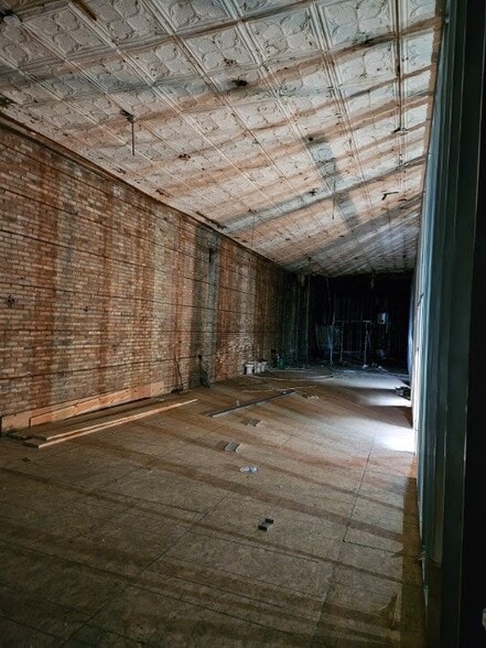 More Photos Of 999-1001 Payne Ave, Saint Paul Storefront For Sale