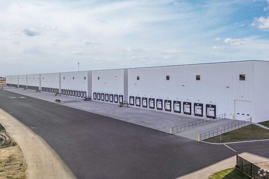 More Photos Of 3815 8 St, Nisku Warehouse For Lease