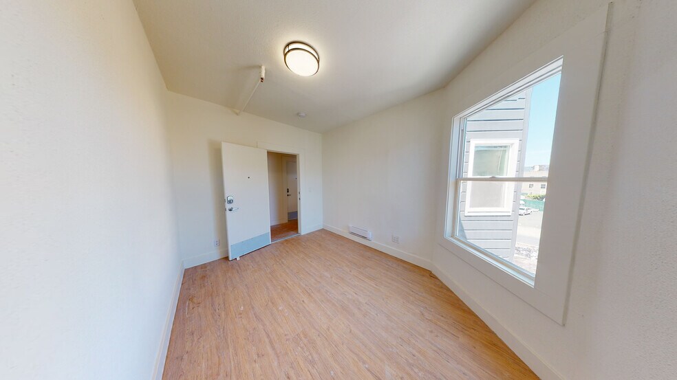 More Photos Of 2327-2329 San Pablo Ave, Oakland Apartments For Sale