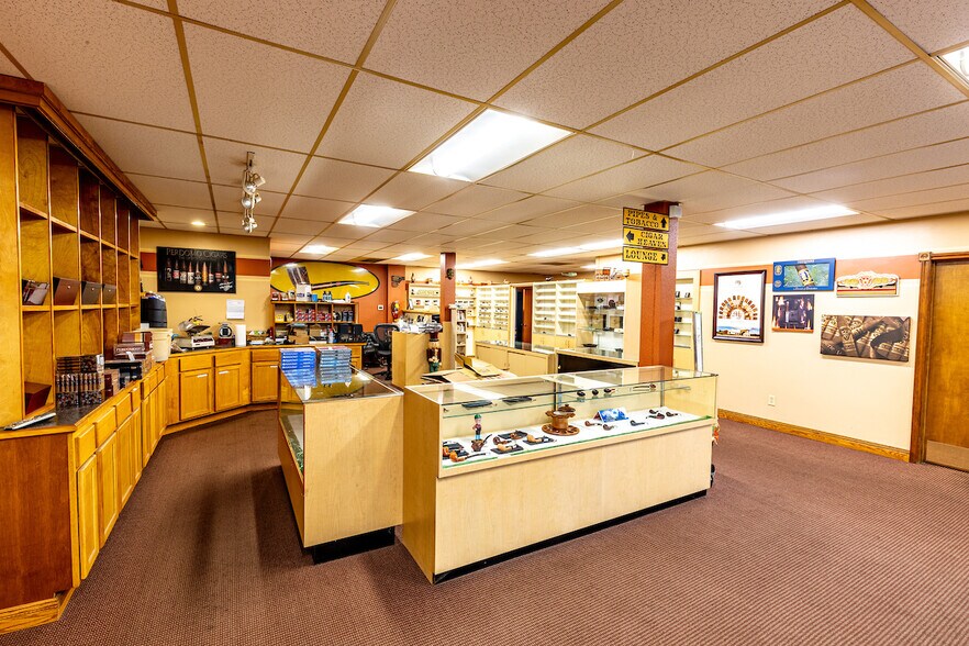 More Photos Of 9691 SE 82nd Ave, Happy Valley Storefront Retail Office For Sale