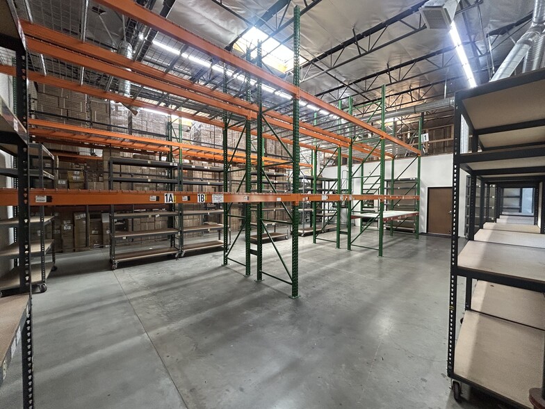More Photos Of 675 E Cochran St, Simi Valley Manufacturing For Lease