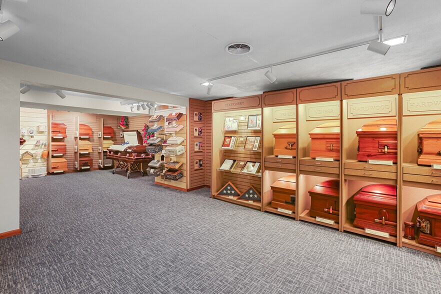 More Photos Of 1801 Commerce Blvd, Mound Funeral Home For Sale