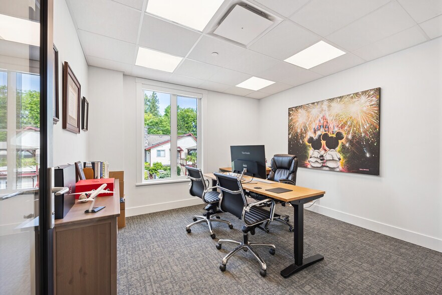 More Photos Of 23189 Francis Ave, Langley Office For Sale