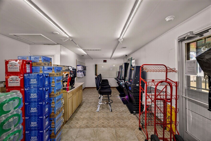 More Photos Of 9602 White Bluff Rd, Savannah Convenience Store For Sale