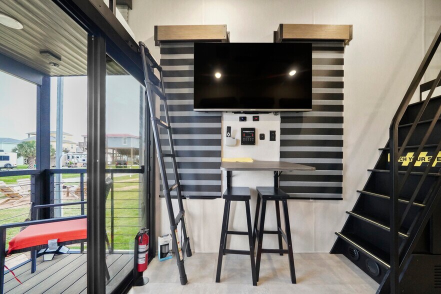 More Photos Of 1845 Oleander, Crystal Beach Trailer Camper Park For Sale