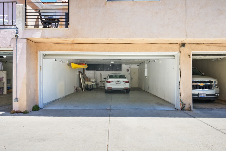 More Photos Of 611-615 E Balboa Blvd, Newport Beach Storefront Retail Residential For Sale