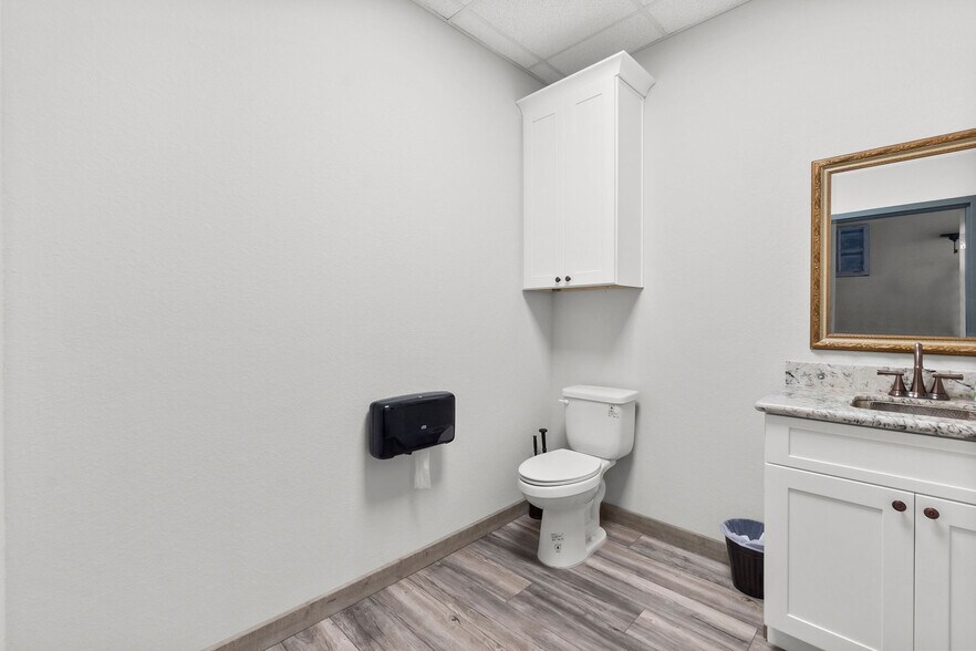 More Photos Of 525 Woodland Square Blvd, Conroe Coworking Space