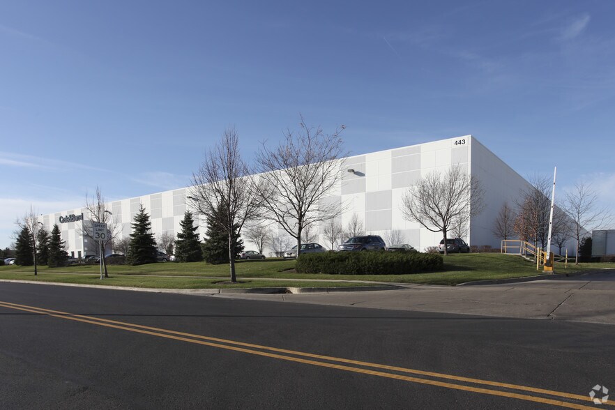 More Photos Of 443 Fort Hill Dr, Naperville Warehouse For Lease