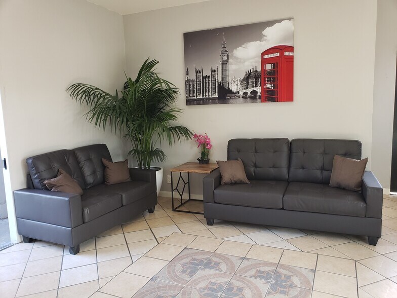 More Photos Of 4905 W Adams Blvd, Los Angeles Apartments For Sale