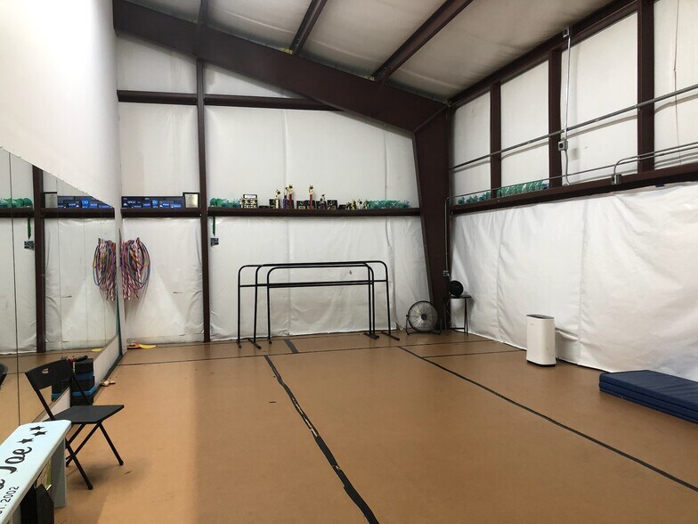 More Photos Of 14121 W Highway 290, Austin Warehouse For Sale