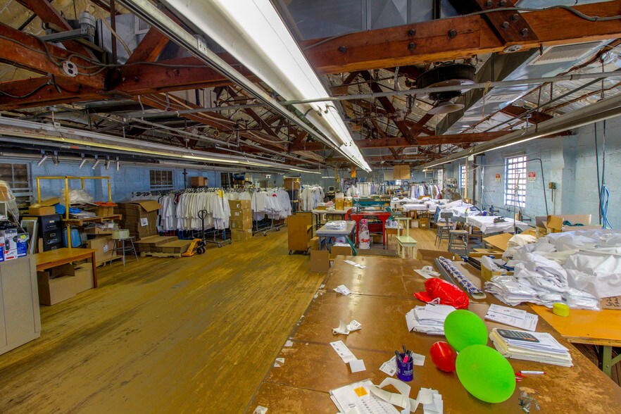 More Photos Of 620-626 Franklin Ave, Essex Warehouse For Sale